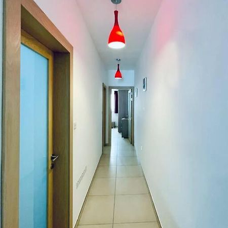 Stylish Modern Central Apartment 4 Paceville San Julián Exterior foto