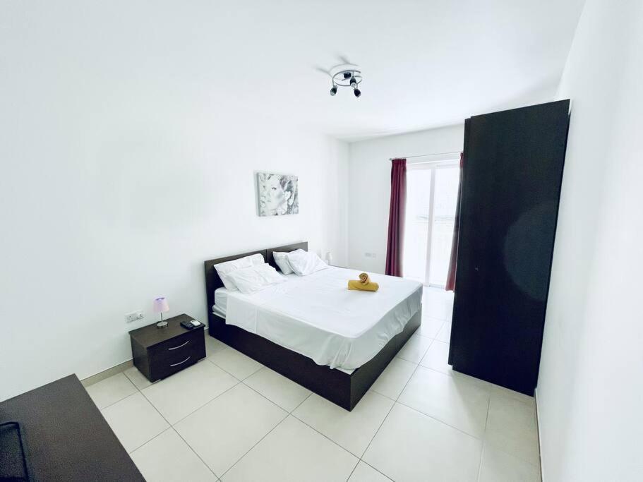 Stylish Modern Central Apartment 4 Paceville San Julián Exterior foto